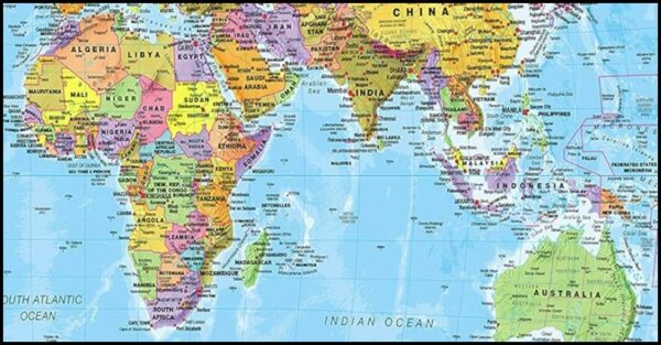 World Small Maps International Laminated - Image 2